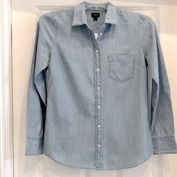 J. CREW NWT Chambray shirt signature fit size S NWT - Picture 2 of 6